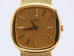 金やプラチナの素材で出来た無垢時計